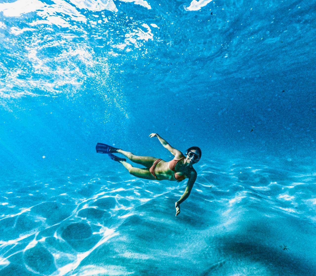 Combo Ilha Tour, Entardecer VIP, Canoa Havaiana e Mergulho Batismo Embarcado em Fernando de Noronha