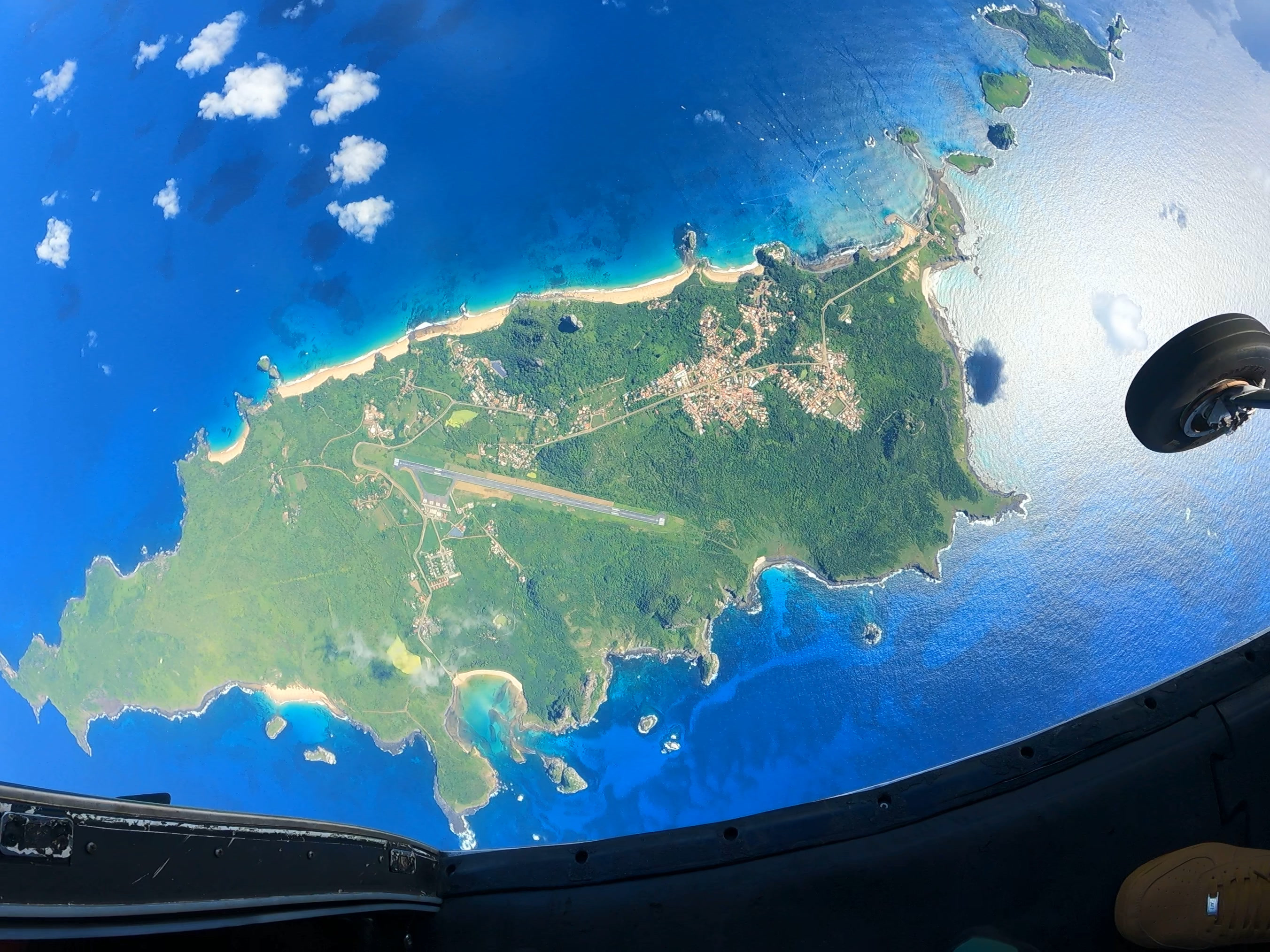 Mapa de Fernando de Noronha: guia completo por pontos e praias