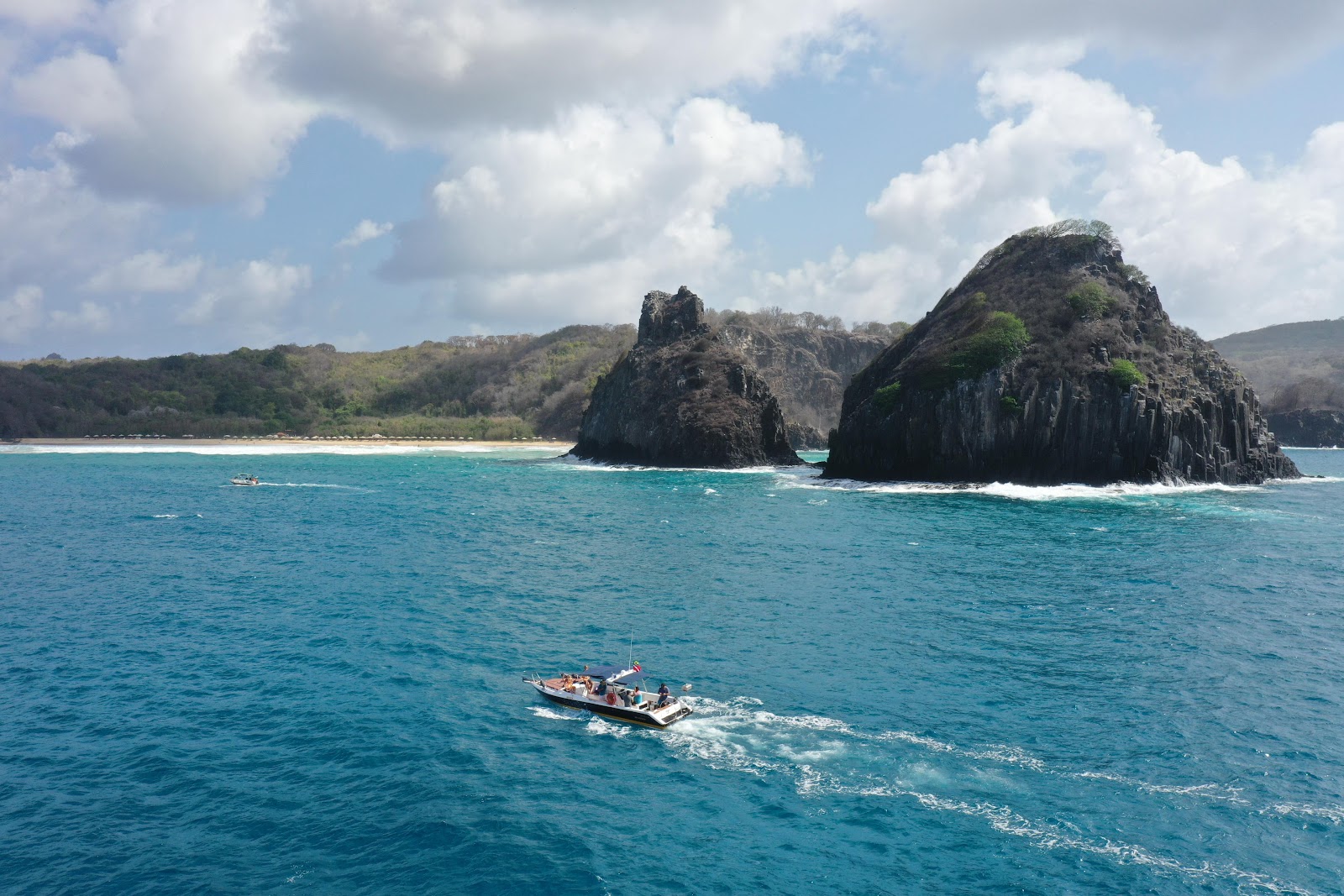 Cacimba do Padre: a praia com o cartão-postal mais famoso de Noronha